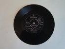 (RARE) SUE AND SUNSHINE - A LITTLE LOVE (WILL GO A LONG WAY) 45rpm DB7409 (1964)
