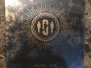 THIRD MAN RECORDS VAULT 29.PEARL JAM LIVE. LP/45/Book/Patch/Medal Sealed New