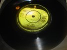 THE BEATLES - 1968 Vinyl 45rpm Single - HEY JUDE/ REVOLUTION R5722 EX+++