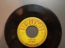 ELVIS PRESLEY 45 – MYSTERY TRAIN AND I FORGOT TO REMEMBER TO FORGET – SUN 223