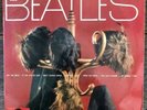 LES BEATLES 25cm LES PERUQUES VINYLE POLYDOR 45900 Pochette rouge très rare