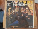 THE PLEAZERS DEFINITELY PLEAZERS LP VERY RARE OZ GARAGE NZ PRESS ZODIAC 1966