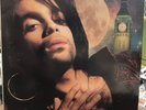 PRINCE UNDER THE LONDON MOON  ????
