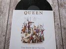 QUEEN : The Show Must Go On 12