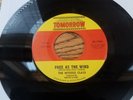 THE MYDDLE CLASS - Free As The Wind / Gates of Eden (Tomorrow 7501, 1968) MT-