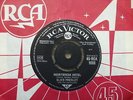 Elvis Presley - Heartbreak Hotel / All Shook Up - RCA 1088 1964 reissue
