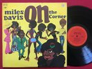 MILES DAVIS   ON THE CORNER LP (1972) COLUMBIA KC 31906 STEREO   JAZZ