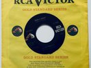 ELVIS PRESLEY- DOG ON SIDE USA GOLD,STANDARD SERIES SINGLE