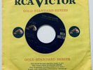 ELVIS PRESLEY- DOG ON SIDE USA GOLD,STANDARD SERIES SINGLE
