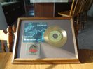ELVIS 24KT GOLD PLATED RECORD FRAMED THAT'S ALRIGHT MAMA bw BLUE MOON KENTUCKY