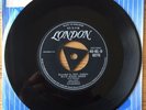 JIM LOWE - BLUE SUEDE SHOES / MAYBELLENE. 1956 LONDON 8276 UK 7