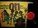 MILES DAVIS ON THE CORNER COLUMBIA KC31906 NO BAR CODE STEREO OR.