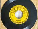 ELVIS PRESLEY SUN 209 45 That's All Right / Blue Moon of Kentucky w/Push Marks
