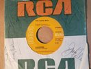 THE GUESS WHO SIGNED VINTAGE 45 SLEEVE 1966-1970
