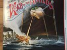 JEFF WAYNES. THE WAR OF THE WORLD. 2 LPS GATEFOLD. BOOKLET. COLUMBIA. 1978.