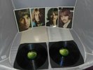 Beatles LP vinyl white album numbered photos lyric insert complete pmc7067 mono