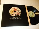QUEEN A DAY AT THE RACES MINT-  GATEFOLD   LP