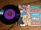 THE SHADOWS • 45 giri EP • ITA 1963 • “Dance On  / The Boys” • Columbia SEMQ 252