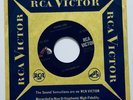 ELVIS PRESLEY- USA DOG ON SIDE GOLD STANDARD SERIES SINGLE