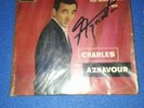 Vinyl Charles Aznavour 45 T. EP Barclay 70 315 / Tu t'laisses aller / Dédicacé
