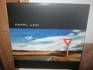 PEARL JAM yield  1998 USA LP VINYL EDIE VEDDER GRUNGE SUPER NEAR MINT