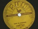 ROCKABILLY 78 - JOHNNY CASH - COME IN STRANGER / GUESS THIN - HEAR -1958 SUN 295