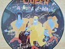 QUEEN 