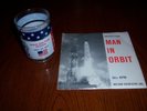 VTG RARE COLLECTOR'S 331/3 RPM MAN IN ORBIT RECORD & MAN ON THE MOON GLASS MUG