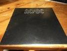 AC/DC - BACK IN BLACK 1980 UK  A1/B1  strawberry- EMBOSSED SLEEVE + INNER