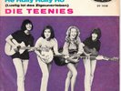 DIE TEENIES: EIN ROSAROTES KLEID / HE HULLY HULLY HO - VOGUE