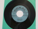 BUDDY HOLLY   LISTEN TO ME   GONNA LOVE YOU TOO / 61947 BLUE SaMpLe 45 VG
