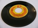 BUNNY SIGLER - GIRL DON'T MAKE ME WAIT / ALWAYS IN THE WRONG PLACE - PARKWAY