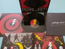 PEARL JAM LIGHTNING BOLT RECORD BOOK GRUNGE ROCK SOUNDGARDEN TEMPLE OF THE DOG