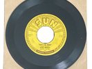 ELVIS PRESLEY SUN RECORD W/original sleeve “THATS ALL RIGHT” #209 45rpm NO SKIPS
