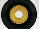 ELVIS PRESLEY 45 RPM - ON SUN RECORDS #215