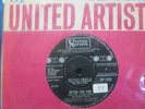 RECORD 7” SINGLE PETER SELLERS & THE HOLLIES AFTER THE FOX 5487