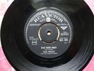 ELVIS PRESLEY 45 RCA Victor V16, BLUE SUEDE SHOES/HOUND DOG. Excellent condition