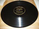 PAUL WHITEMAN ORCH BATWING VICTOR CHARLESTON (HOT)/ HONEY IM IN LOVE WITH YOU E+