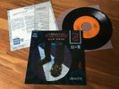 T83 PINK FLOYD Learning to fly 7ps JAPAN 07SP 1060 1987 + lyric sheet