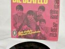 Beatles Single  Komm ,Gib Mir Deine Hand / Sie Liebt Dich Fehldruck Mich m / vg+
