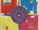 ELVIS PRESLEY  UK  45   HMV  HEARTBREAK HOTEL   GOLD LETTERING