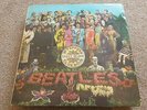 THE BEATLES Sgt Peppers lonely hearts club band Parlophone PMC 7027 + red inner