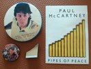 Paul Mccartney wings  PIPES OF PEACE 1983 , 3 badges et 2 autocollants