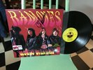 RAMONES MONDO BIZARRO LP VINTAGE 1992 SIGNED BY CJ RARE 1ST PRESS PUNK ROCK