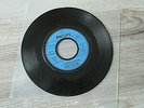 45t juke box 6837 146  JOHNNY HALLYDAY  j ai besoin d un ami / le feu