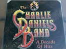 THE CHARLIE DANIELS BAND - A DECADE OF HITS - 1983 FE38795 VINYL LP VG+ READ