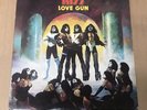 Vintage Kiss Love Gun Vinyl LP Record Album 1977 NBLP 7057