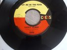 VINYLES 45 pop corn style .  lucky clark   let me be the fool / feeling of love 