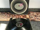 LP VINYL QUEEN JAZZ 1978 UK 1ST PRESS EMBOSSED SLEEVE INNER & POSTER EXCELLENT