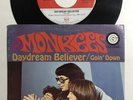 THE MONKEES - DAYDREAM BELIEVER/GOIN' DOWN - 45 RPM w/PICTURE SLEEVE VG